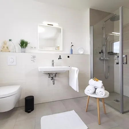 Bohnapartments Haus Zocheblick - 2 Kostenlose Parkplaetze - Sehr Ruhig - 4 Schlafzimmer - Neubau - Vollausstattung - Wlan * Hoppegarten