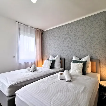 Hébergement de vacances Bohnapartments Haus Zocheblick - 2 Kostenlose Parkplaetze - Sehr Ruhig - 4 Schlafzimmer - Neubau - Vollausstattung - Wlan Hoppegarten