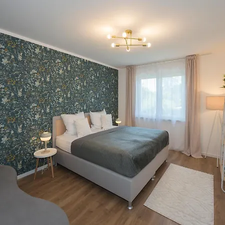 Bohnapartments Haus Zocheblick - 2 Kostenlose Parkplaetze - Sehr Ruhig - 4 Schlafzimmer - Neubau - Vollausstattung - Wlan *