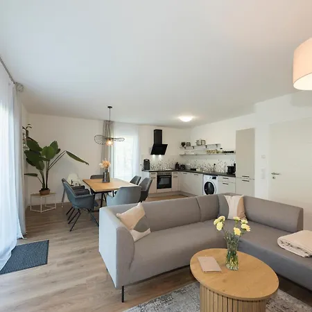 Bohnapartments Haus Zocheblick - 2 Kostenlose Parkplaetze - Sehr Ruhig - 4 Schlafzimmer - Neubau - Vollausstattung - Wlan * Hoppegarten