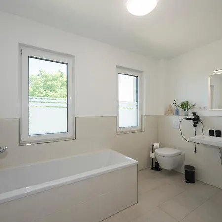 Hébergement de vacances Bohnapartments Haus Zocheblick - 2 Kostenlose Parkplaetze - Sehr Ruhig - 4 Schlafzimmer - Neubau - Vollausstattung - Wlan *